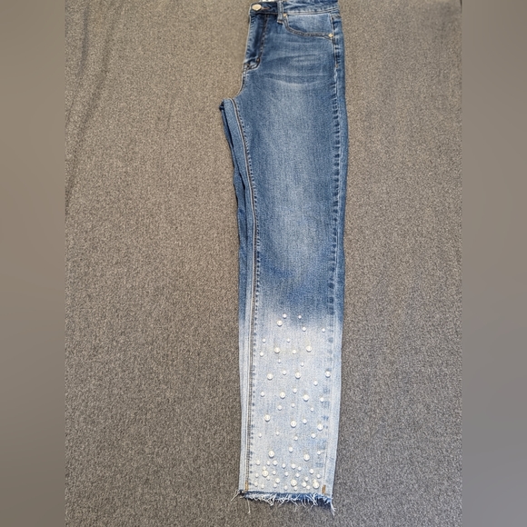 Dip-dyed Mashed Potatoes Denim with Pearl Embellishments from AKIRA - (US 4-6) - Picture 2 of 4